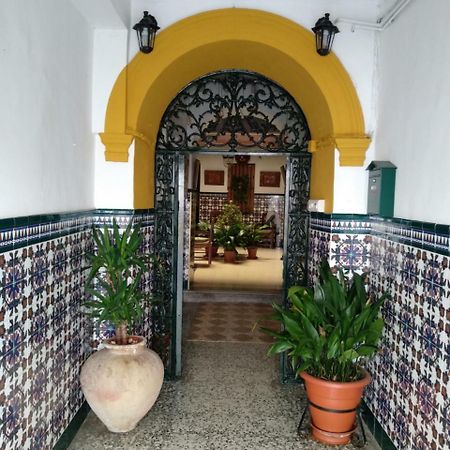 Hostal Manolo El Puerto de Santa María Esterno foto