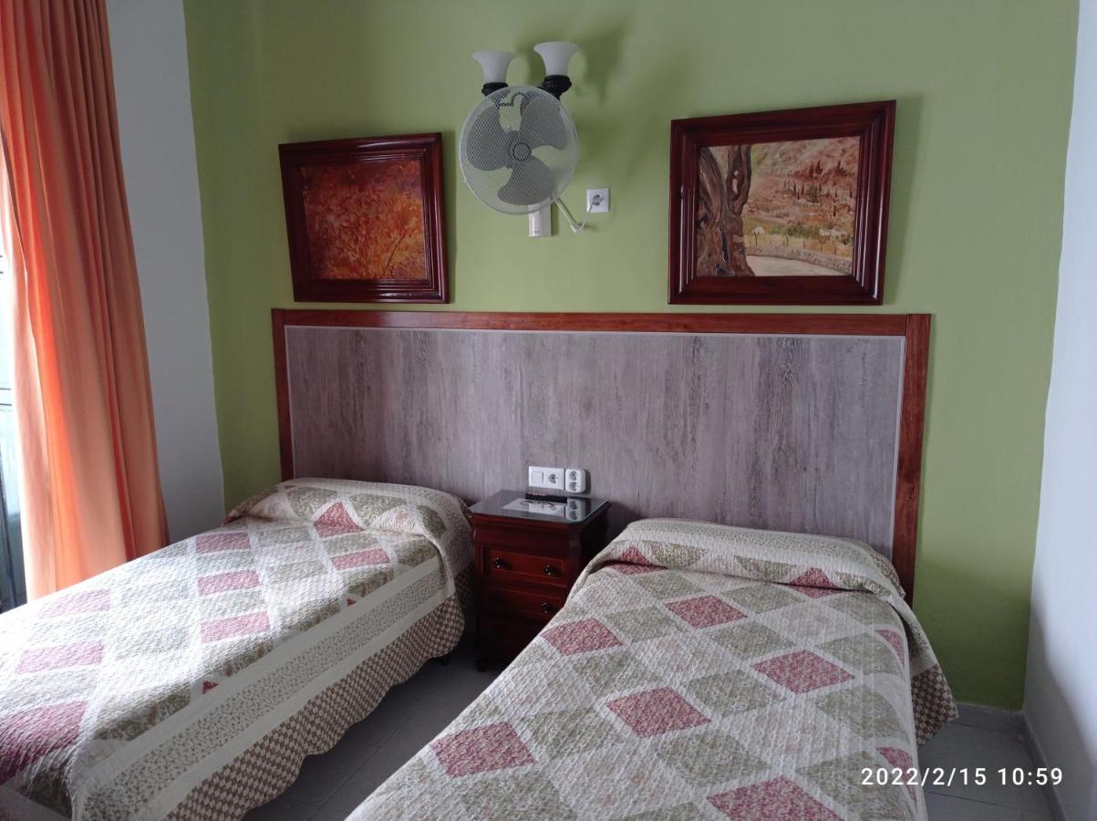 Hostal Manolo El Puerto de Santa María Esterno foto