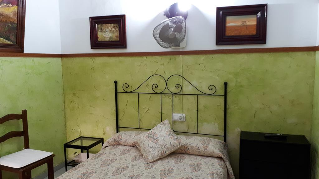 Hostal Manolo El Puerto de Santa María Esterno foto